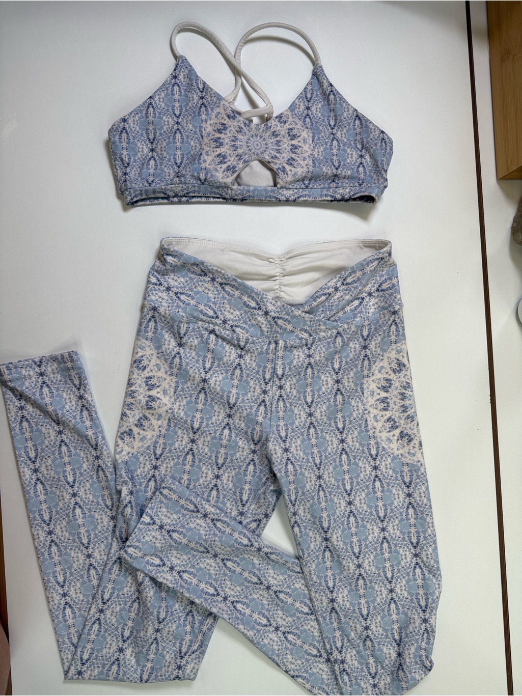 Wolven Aquarius Yoga Set Keyhole Bra & Ruched Leggings Blue Xs